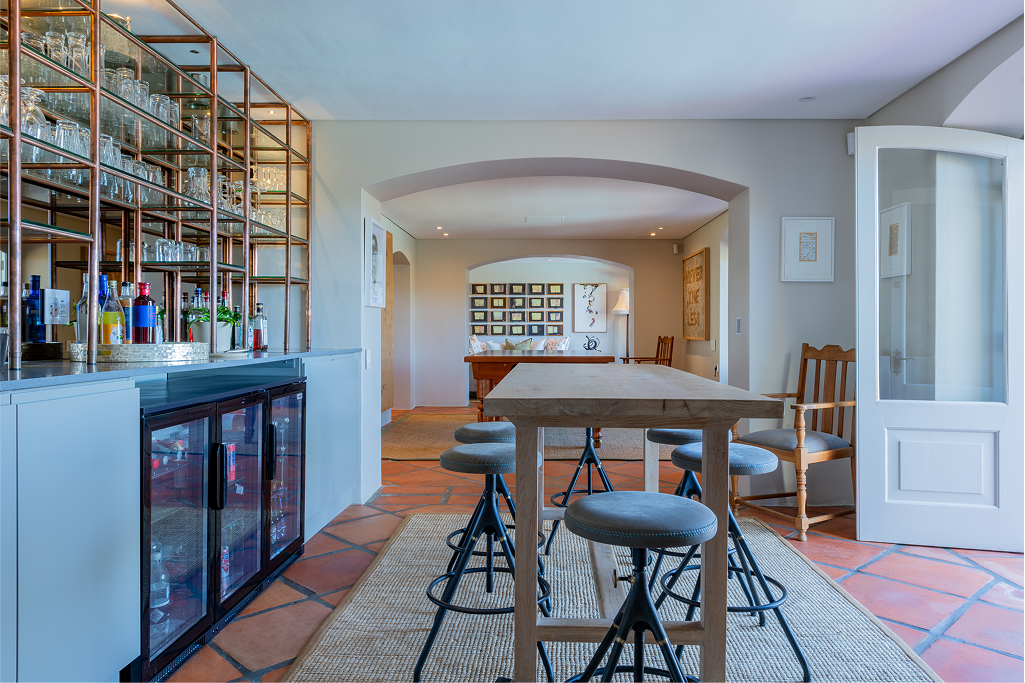 pointers-house-ground-floor-bar-area-1