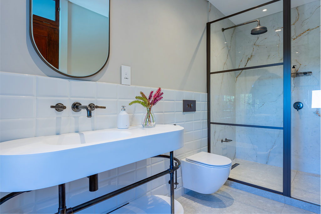 pointers-house-second-bathroom-1